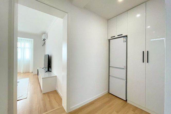 zhenping rd station one bedroom