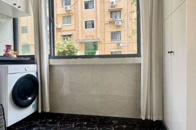 Jiaotong Uni 1BR-Line 10/11 Metro