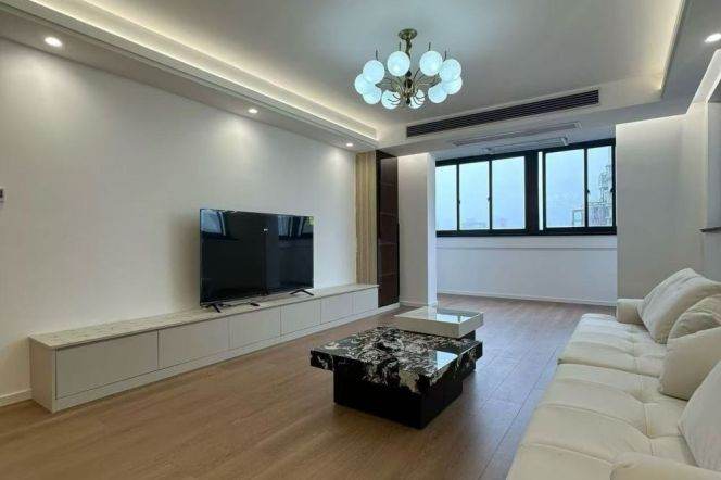 Jiaotong university spacious & charming 3br2bt with 19k
