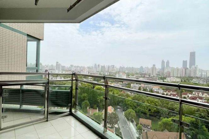 All-South 3BR Near Jiaotong University Metro with Central AC & Heating