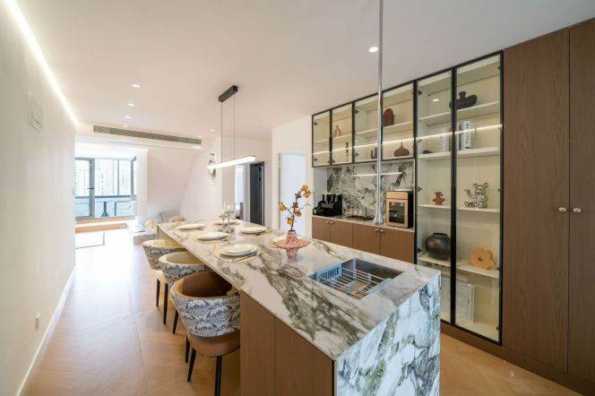 Brand new  decoration duplex 5brs with floor heating and balcony Xintiandi and Tianzifang 
