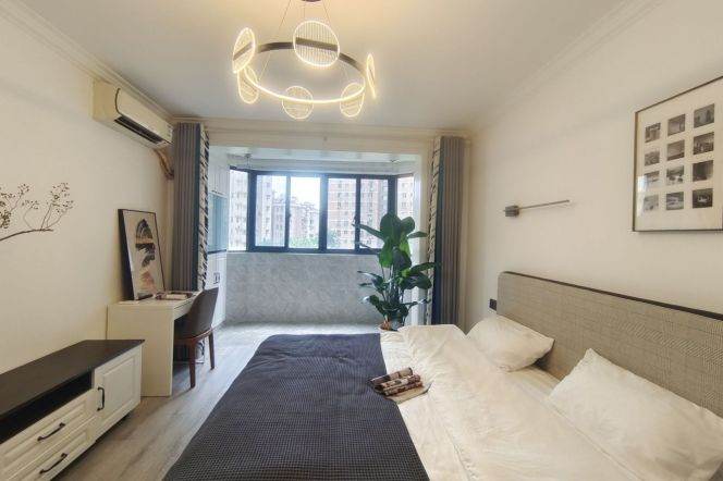 6.8k Clean 1Br Nr Jiaotong University line 10/11 can be short term