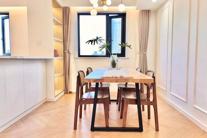 2 Brs, 1 Living room, Floor heating/Central ac/Oven, 120 sqm @ West Yan’an metro L3&4