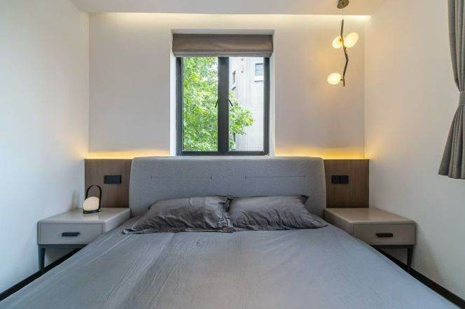 Yueyang/ Dongping Rd floor heat 1br/2lr/1ba apt with balcony;L1