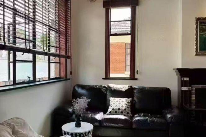 Jing'an temple 1BR apartment with balcony