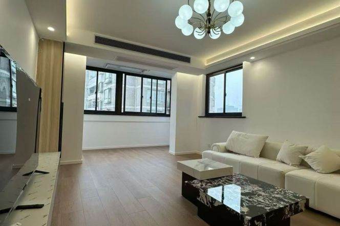 Jiaotong university spacious & charming 3br2bt with 19k