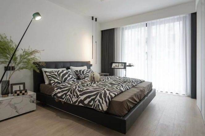 An'ting/West Jianguo rd floor heat 3brs/2lr/2ba apt with balcony; L7/9