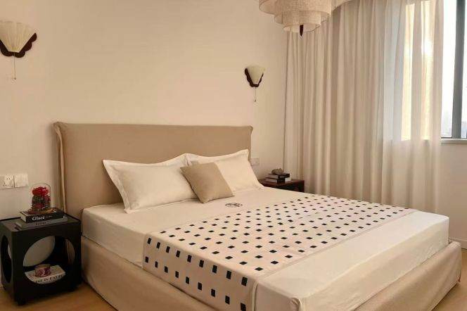 Jiangsu rd/spacious 2BR 2LR/elevator/central AC/brand furniture,@L11/2