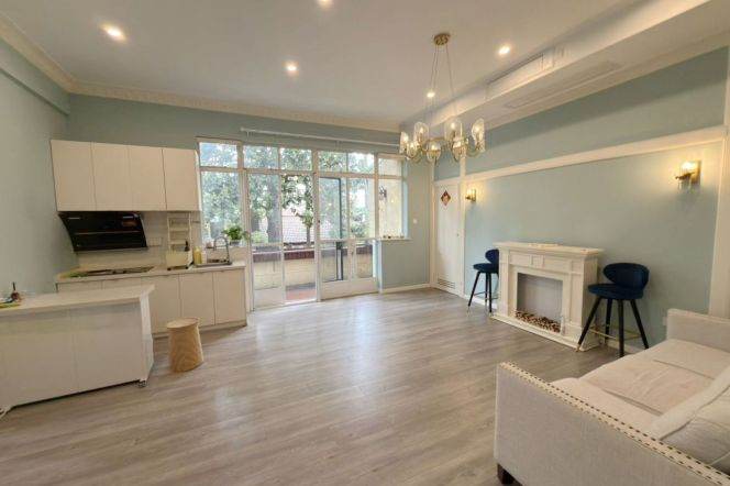 Character Huaihai/Fuxing Rd Garden with Huge Balcony 17.5K  