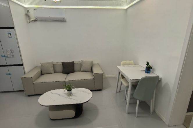 Weining rd/cozy 1br 1lr/bright room/balcony/brand furniture,@L2