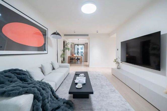 Brand New 3BR Apartment in Premium Gubei Compound  