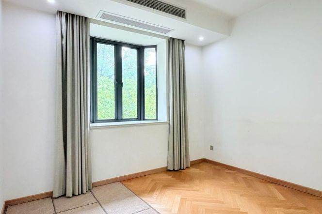  Prime Xingguo Road 2BR with Massive 50sqm Private Terrace