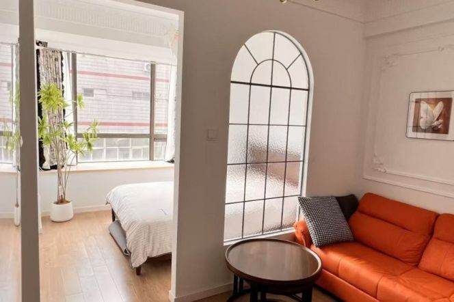 Stylish 1 br with lift easy to L 8/12 QuFu Rd St. + L 1  XinZha Rd St.