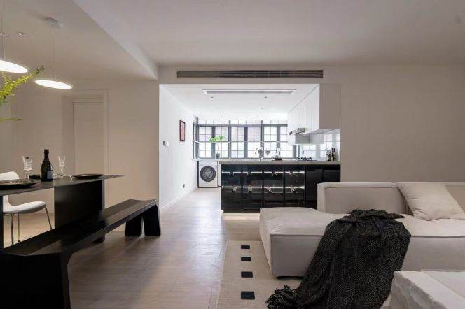 An'ting/West Jianguo rd floor heat 3brs/2lr/2ba apt with balcony; L7/9