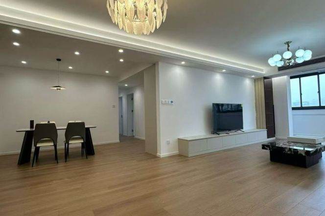 Jiaotong university spacious & charming 3br2bt with 19k
