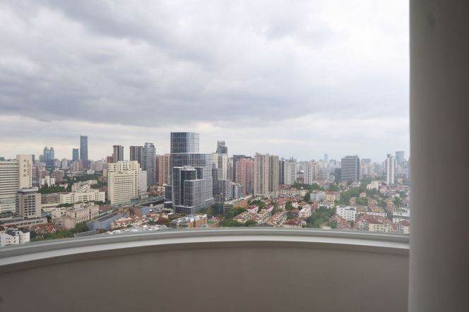 13k 1Br with great view Nr Jing'an Temple line2/7/14