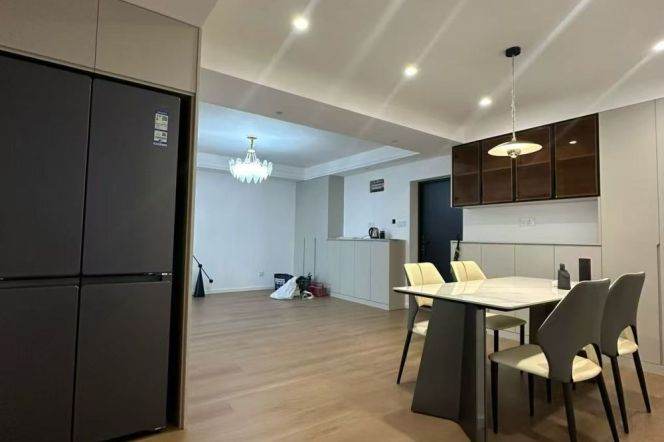 Jiaotong university spacious & charming 3br2bt with 19k