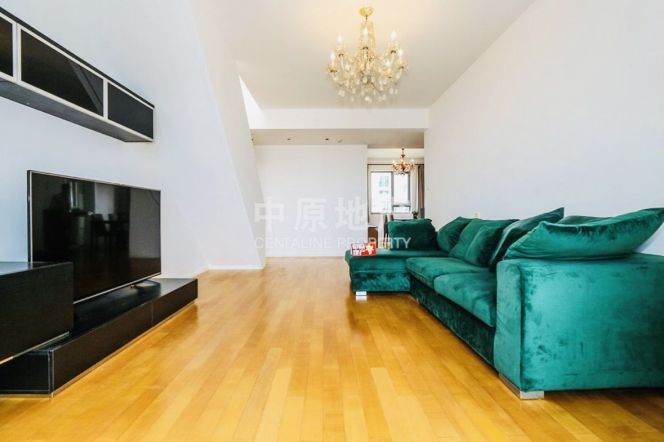 Xujiahui 3br with 160 sqm Private terrace