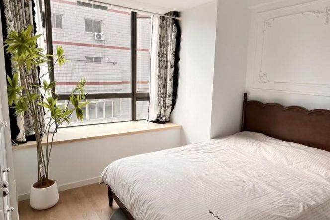 Stylish 1 br with lift easy to L 8/12 QuFu Rd St. + L 1  XinZha Rd St.