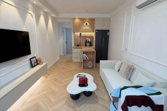 Hongqiao rd elevator 1BR apartment