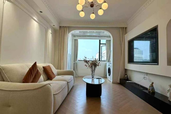 Langao rd/modern 1br 2lr/High floor/big living room/central AC/nice location,@L7