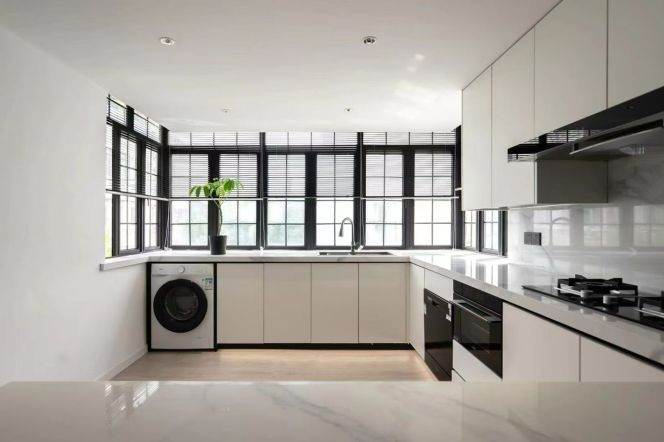 An'ting/West Jianguo rd floor heat 3brs/2lr/2ba apt with balcony; L7/9