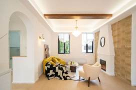Newly Renovated 2BR 2BA 138m² Residence on Yuyuan Rd