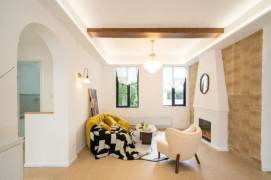 Jiangsu station spacious & charming 2br2bt with 18k 