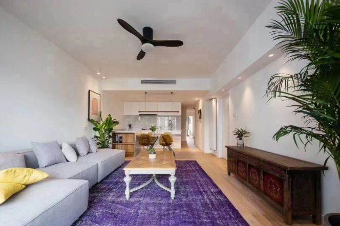 High-floor 2+1BR Apartment on Yuyuan Road, Changning 