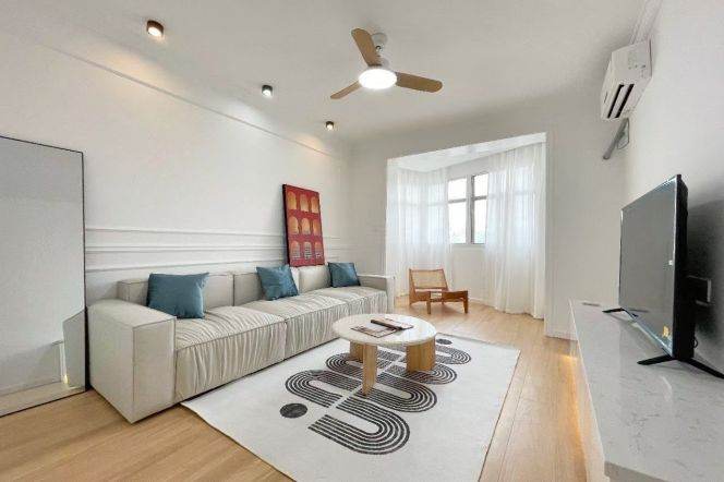 zhenping rd station one bedroom