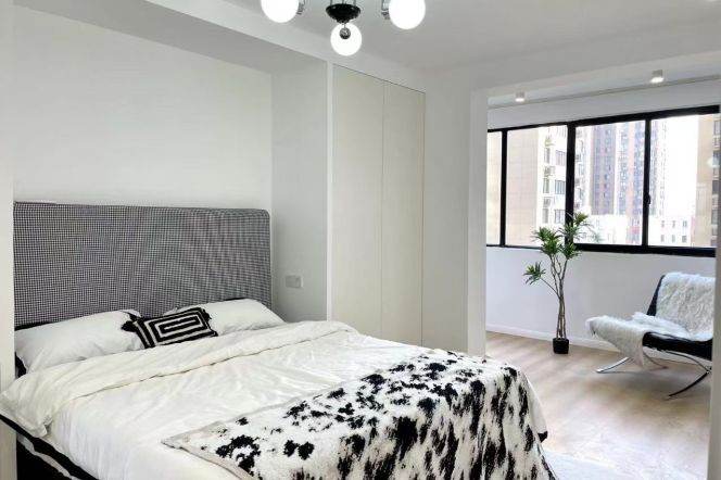 4 Brs, 2 Baths with Oven/Dryer, 160 sqm @ Century Avenue L2,4,6&8