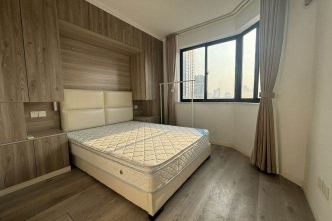12.5k Clean 3Br 2Bathr with floor heating Nr loushanguan Rd.line2/15 can short term