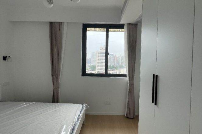 Renovated 2br apt nr Hongqiao rd Line 3/4/10   