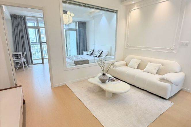 Fresh elevator 1br Nr Zhongshan park M2/3/4