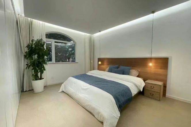  Wutong District Modern 4BR Apartment with Large Outdoor Balcony