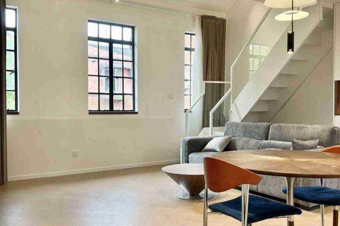 Spacious&New&Bright Duplex 1Bdr 1Bath Apt+West Nan Jing Rd CBD+3F Walk Up+Large Closet