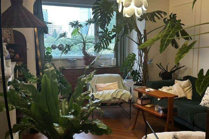 Jiangsu Rd Station Elevator 1Br with Open Balcony Line2/11