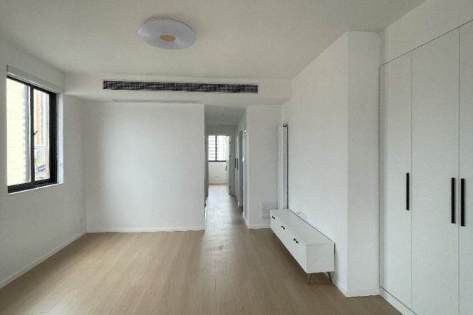 Renovated 2br apt nr Hongqiao rd Line 3/4/10   
