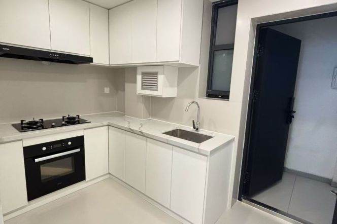 Nice 2bedrooms elevator apt with central AC+oven @ Yan'an Rd(W)