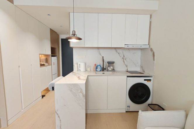 Short term cozy bright modern 1 br 8.5K golden location M2/7/14