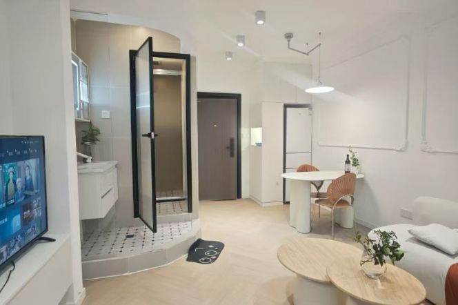 Spacious 1Br/1Lr/1Bt apt nr South shanxi rd,M1/10/12/13