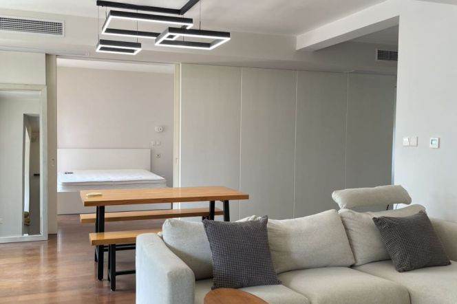 Modern decoration 2brs with floor heating and terrace nearby west nan jing road CBD 
