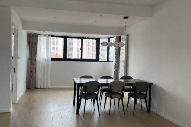 Renovated 2br apt nr Hongqiao rd Line 3/4/10   