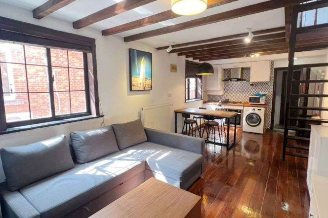 Valuable Shaanxi/Jianguo Rd 2BR+2BA with Wallheating/Oven 11K 