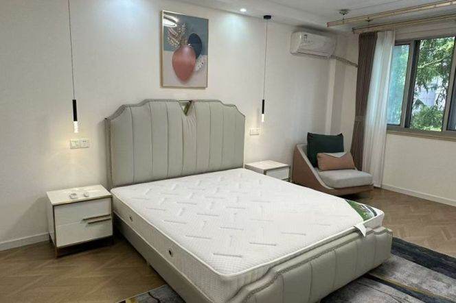 Spacious 1br 2lr/elevator/double south/floor heating/2 mins walk to Jiaotong uni@L10/11