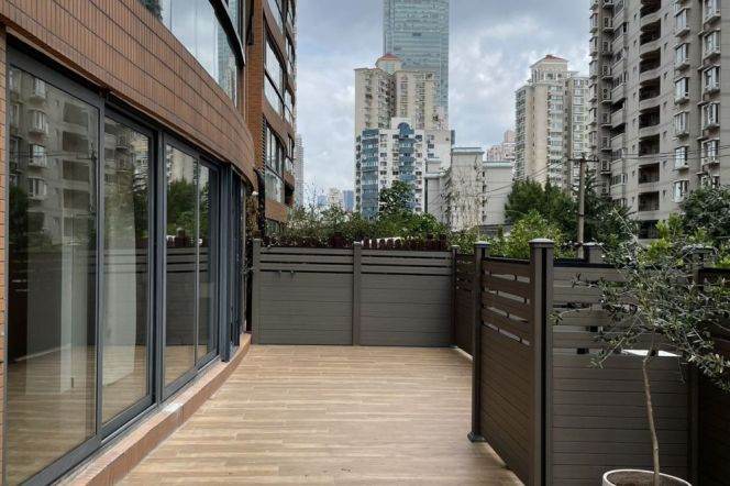 Modern decoration 2brs with floor heating and terrace nearby west nan jing road CBD 