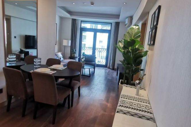 High-rise 2br/2bt Flat with open Balcony in south Shanxi Road