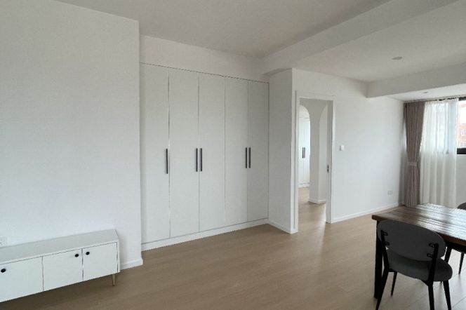 Renovated 2br apt nr Hongqiao rd Line 3/4/10   