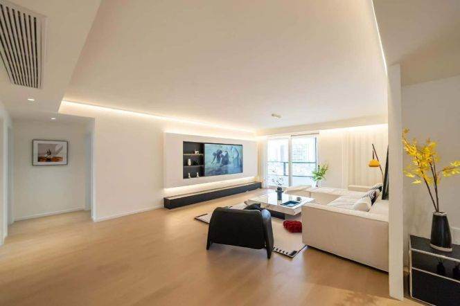 24k Gubei 3Br 2Bathr with big open balcony Nr Hongqiao Rd.line3/4/18