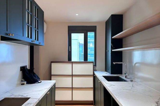High-rise Side Apt close to Jing'an Temple